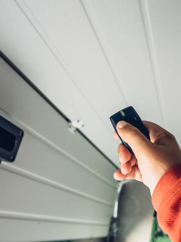 Pose de porte de garage à Créteil